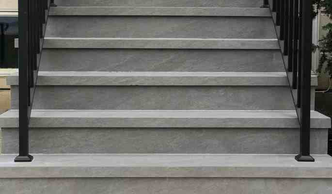 dark-gray-porcelain-eased-edge-treads